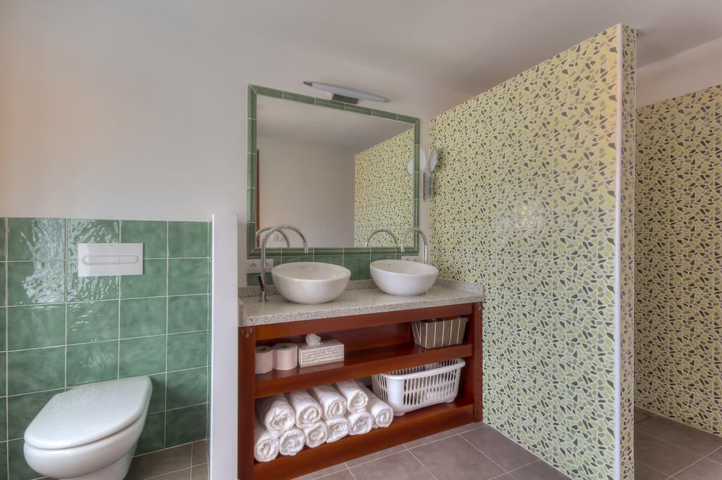 Villa Damara Albox Luaran gambar