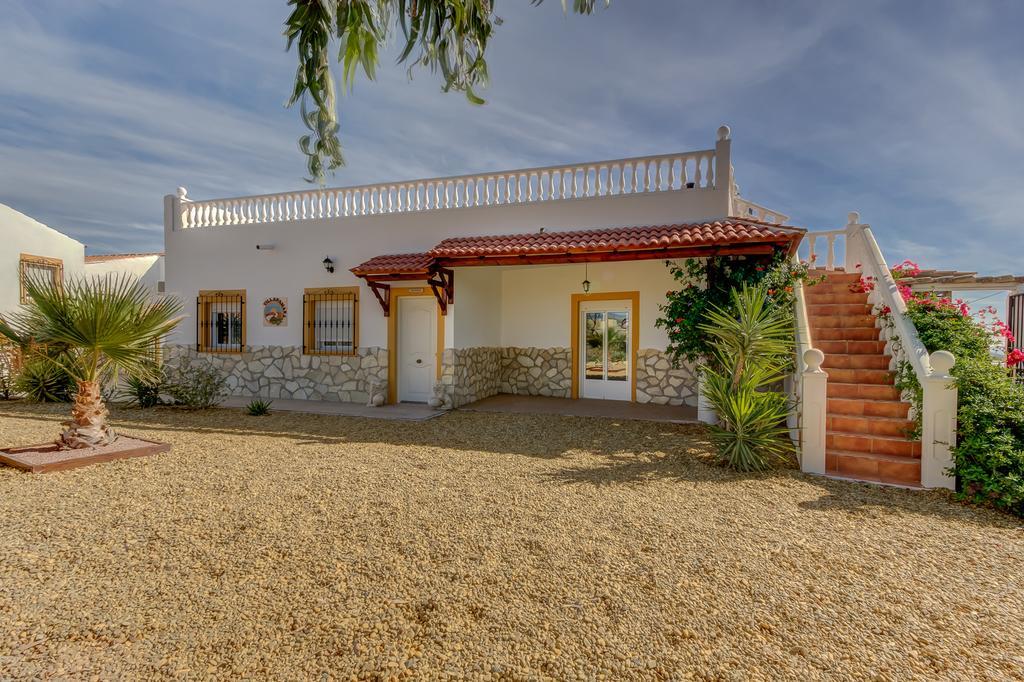 Villa Damara Albox Luaran gambar